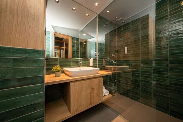 Nomad bathroom