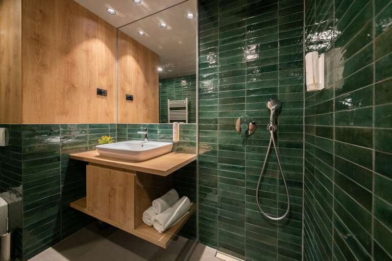 Nomad bathroom I